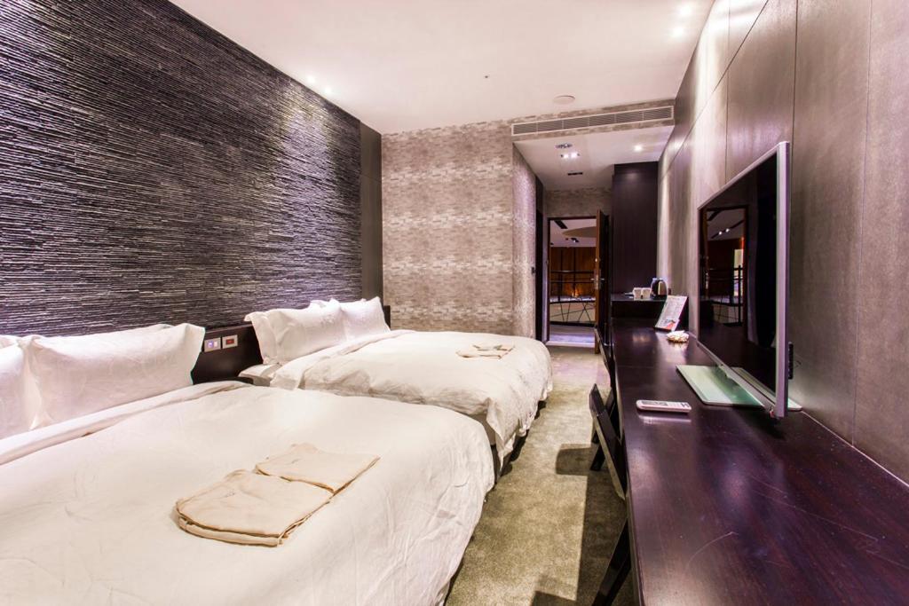 The Tree House Hotel Kaohsiung Exterior photo